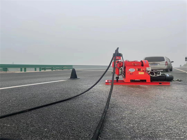 鼎湖马路路基路面开裂下沉注浆加固灌浆